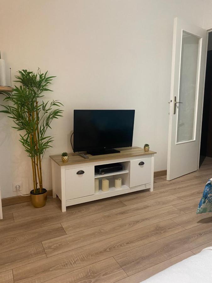 Cozy Parisian In The Heart Of The 19th Arrondissement * Parijs